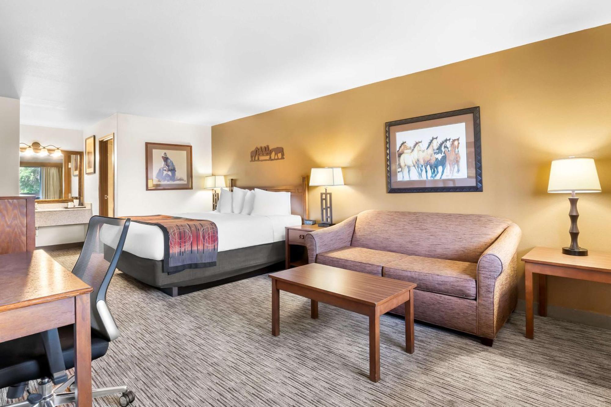 King Suite with Sofa Bed and Jetted Tub - Non-Smoking,1666674362:JPEG